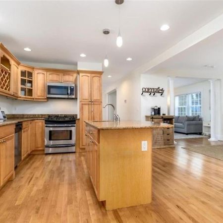 ברידג'פורט Black Rock Home - 4 Bed - Jacuzzi Bath - Beach מראה חיצוני תמונה