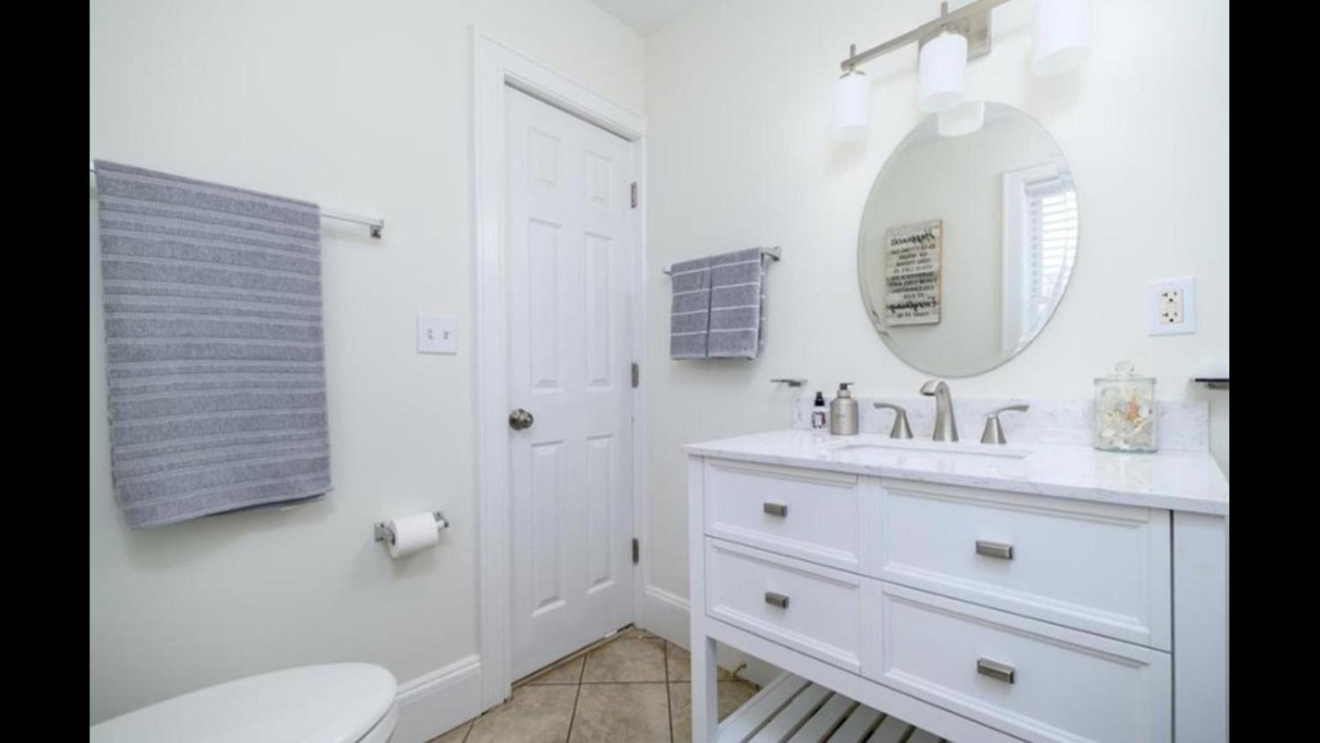 ברידג'פורט Black Rock Home - 4 Bed - Jacuzzi Bath - Beach מראה חיצוני תמונה